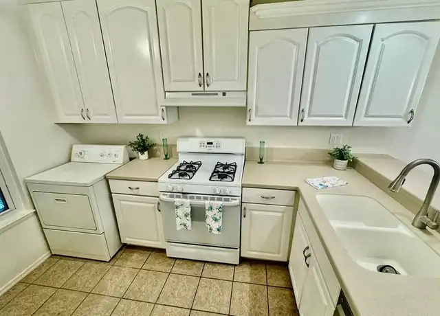 Property at 7120 Carlson Cir, Canoga Park, CA, 91303, 1 bed, 1 bath, [object Object]