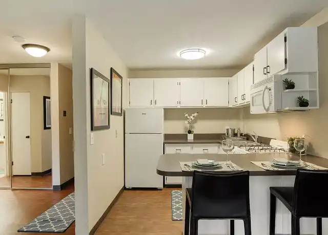 Property at Ridgewood Arches - 223 Ridgewood Ave, Minneapolis, MN, 55403, 1 bed, 1 bath, [object Object]