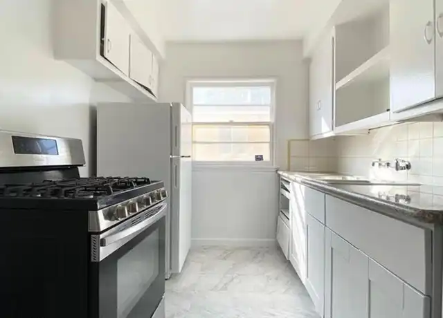 Property at 2021 Cloverfield Blvd, Santa Monica, CA, 90404, 2 beds, 1 bath, [object Object]