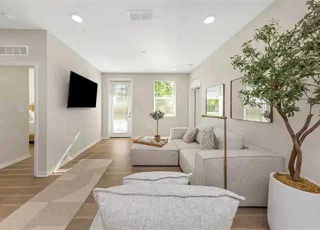 Property at Everest Largo Apartments - 605 4th Ave NW, Largo, FL, 33770, 1-2 bed, 1-2 bath, [object Object]