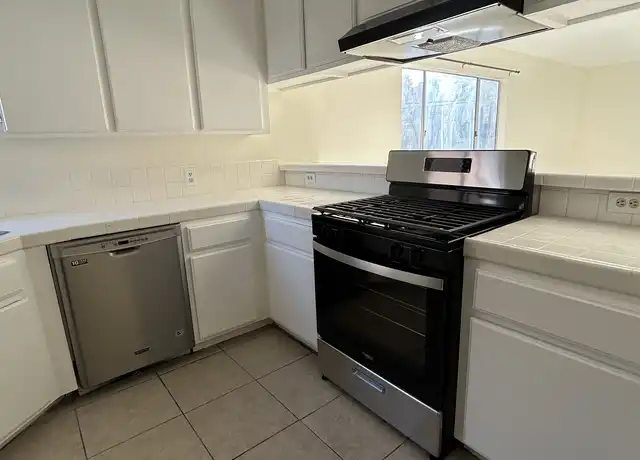 Property at 744 Rose Ave Unit 5, Long Beach, CA, 90813, 2 beds, 2 baths, [object Object]
