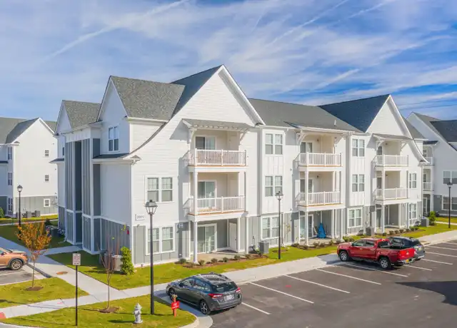 Property at 1001 Beringer Rd, Suffolk, VA, 23435, 1 bed, 1 bath, [object Object]