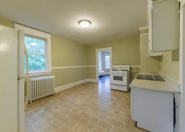 Property at 2208 Glenwood Ave, Minneapolis, MN, 55405, 2 beds, 1 bath, [object Object]