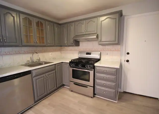 Property at 11 Tiffany Rd #5, Salem, NH, 03079, 2 beds, 1 bath, [object Object]