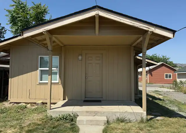 Property at 832 Methow St, Wenatchee, WA, 98801, 1 bed, 1 bath, [object Object]