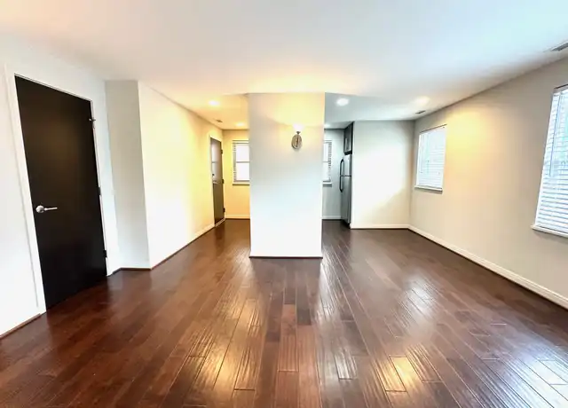 Property at 450 E Walnut St, Indianapolis, IN, 46202, 1 bed, 1 bath, [object Object]
