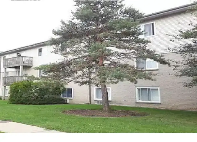 Property at 555 Deepwoods Dr Unit 2, Mundelein, IL, 60060, 2 beds, 2 baths, [object Object]