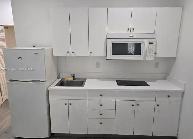 Property at 1345 Pennsylvania Ave Unit B4, Miami Beach, FL, 33139, 0 beds, 1 bath, [object Object]