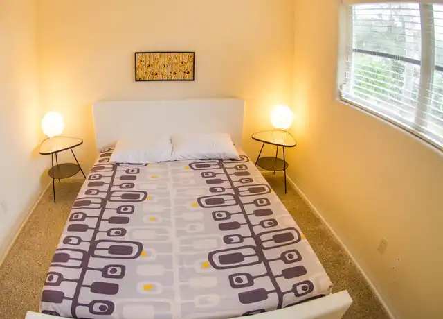 Property at 512 S Pine St, New Smyrna Beach, FL, 32169, 3 beds, 2 baths, [object Object]