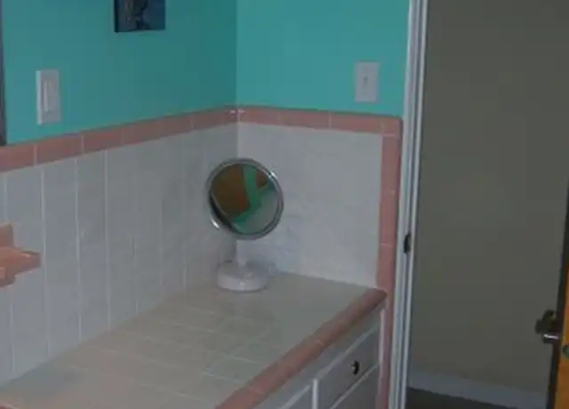 Property at 512 S Pine St, New Smyrna Beach, FL, 32169, 3 beds, 2 baths, [object Object]