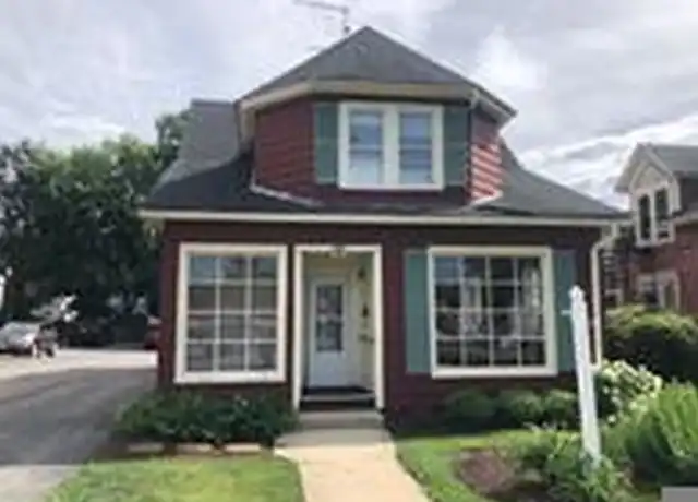 Property at 618 W State St Unit B, Geneva, IL, 60134, 2 beds, 1 bath, [object Object]