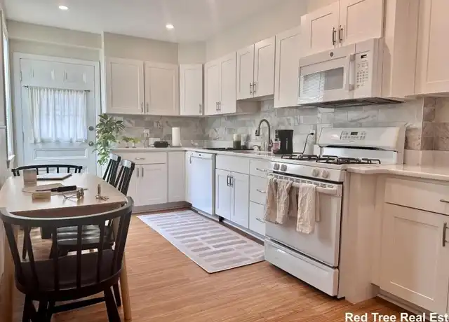 Property at 17 Linden St, Somerville, MA, 02143, 2 beds, 1 bath, [object Object]