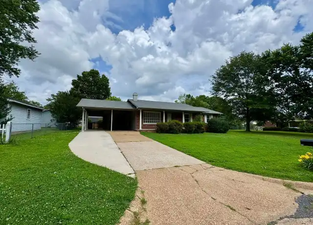 Property at 130 Roxie Dr, Florence, AL, 35633, 3 beds, 2 baths, [object Object]