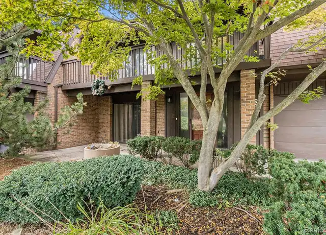 Property at 2128 Rhine Rd, West Bloomfield, MI, 48323, 3 beds, 2.5 baths, [object Object]
