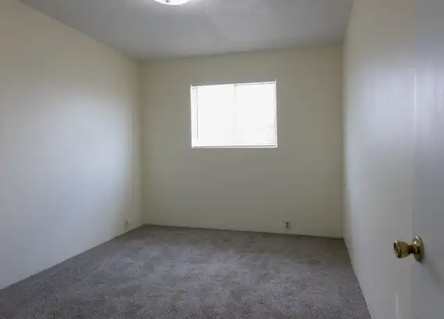Property at 9005 Long Point Rd Unit 33, Houston, TX, 77055, 3 beds, 2.5 baths, [object Object]