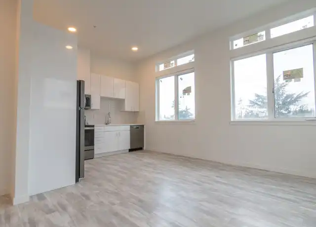 Property at 6011 SE 90th Ave Unit 304, Portland, OR, 97266, 1 bed, 1 bath, [object Object]