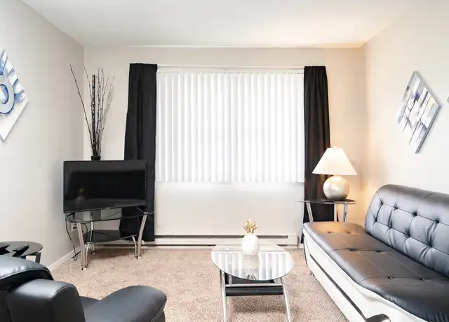 Property at 2405 Crescent Dr Unit 207-3, Cedar Falls, IA, 50613, 1 bed, 1 bath, [object Object]