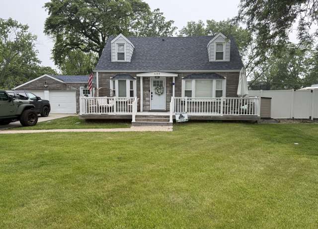 Photo of 684 Pfingsten Rd, Northbrook, IL 60062