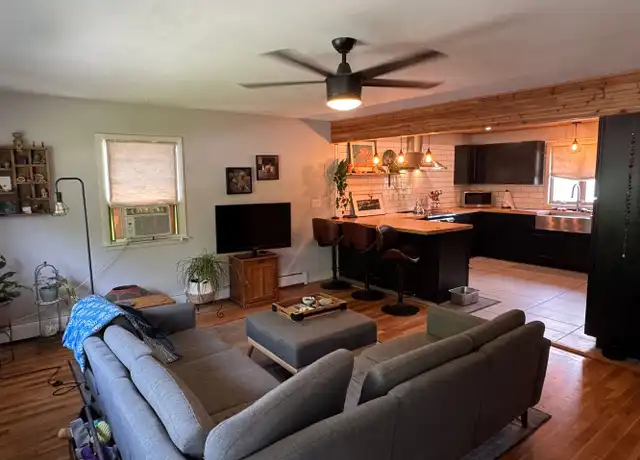 Property at 212 Market St, Amesbury, MA, 01913, 2 beds, 1 bath, [object Object]