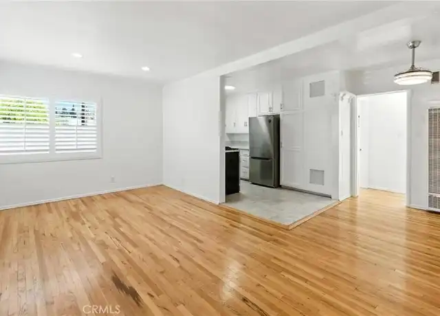 Property at 14205 Moorpark St, Sherman Oaks, CA, 91423, 1 bed, 1 bath, [object Object]