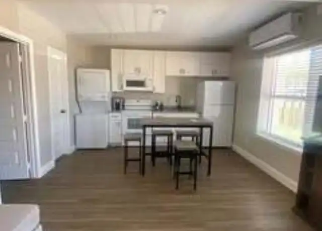 Property at 121 2nd St, Bacliff, TX, 77518, 1 bed, 1 bath, [object Object]