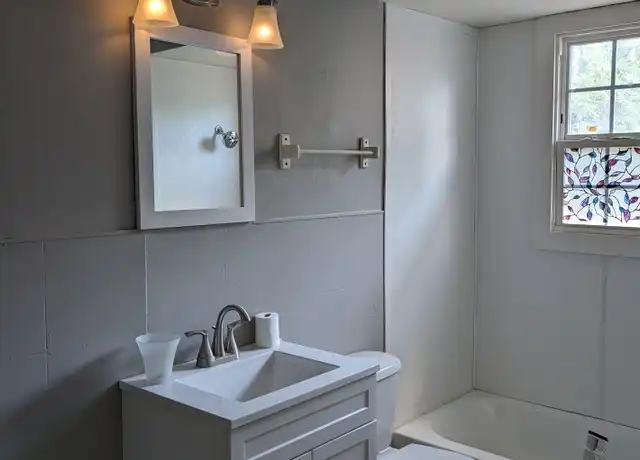 Property at 706 Adeline St Unit 5, Hattiesburg, MS, 39401, 1 bed, 1 bath, [object Object]