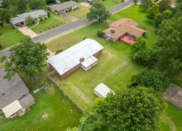Property at 206 Mockingbird St, Hot Springs National Park, AR, 71913, 3 beds, 2 baths, [object Object]