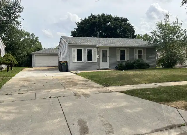 Property at 328 Cedar Cir, Streamwood, IL, 60107, 3 beds, 1 bath, [object Object]