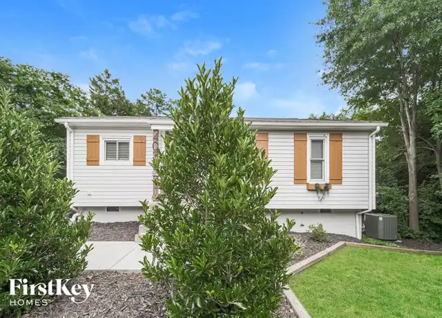 Property at 4039 Seaforth Dr, Charlotte, NC, 28205, 4 beds, 2 baths, [object Object]