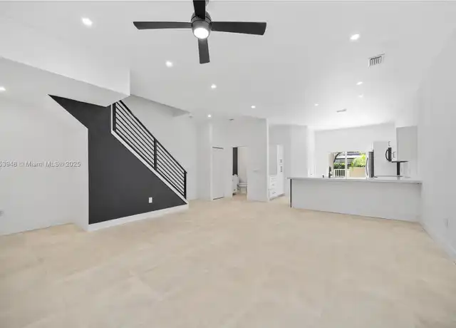 Property at 2414 SE 21st St, Homestead, FL, 33035, 2 beds, 2.5 baths, [object Object]