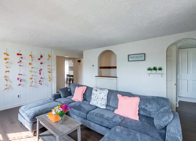 Property at 11 Maple Ave Unit 2, Paoli, PA, 19301, 3 beds, 1 bath, [object Object]