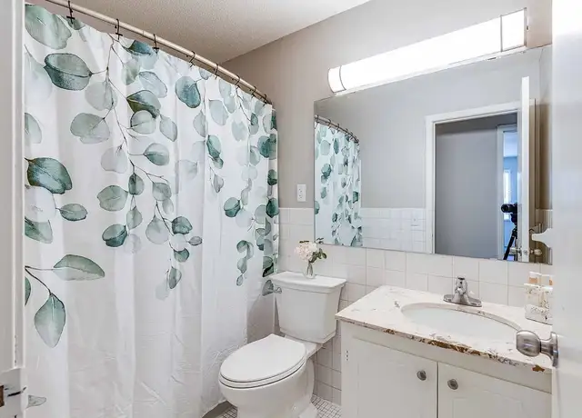 Photo of 212 Thompson Ave W, Saint Paul, MN 55118