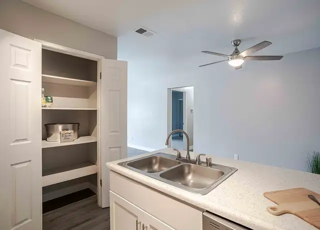 Photo of 5953 Springview Dr, Rocklin, CA 95677