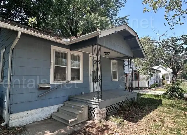 Property at 525 N Meridian Ave, Wichita, KS, 67203, 2 beds, 1 bath, [object Object]