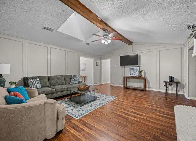 Property at 407 Shockley Ave Unit 1E, DeSoto, TX, 75115, 6 beds, 2 baths, [object Object]