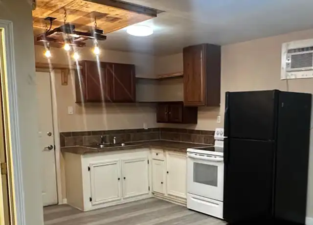 Property at 409 Elm Forest Loop Unit Cabin B, Cedar Creek, TX, 78612, 1 bed, 1 bath, [object Object]