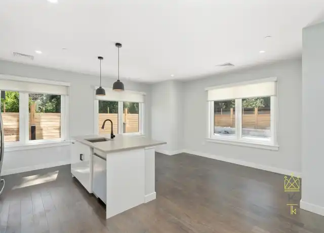 Property at 54 Auburn St, Brookline, MA, 02446, 1 bed, 1 bath, [object Object]
