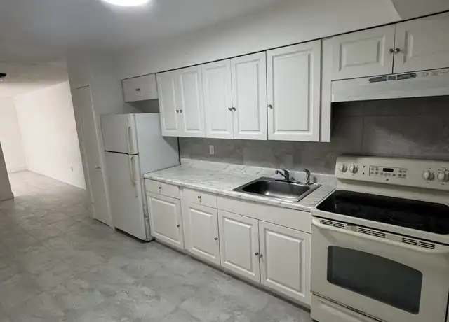 Property at 1021 N Brunnell Pkwy, Lakeland, FL, 33805, 2 beds, 1 bath, [object Object]