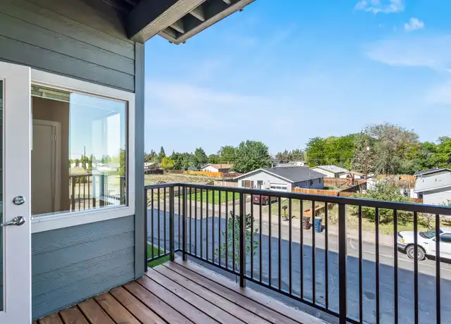 Property at 630 NW Kingwood Ave Unit 201, 2 bed, Redmond, OR, 97756, 2 beds, 2 baths, [object Object]