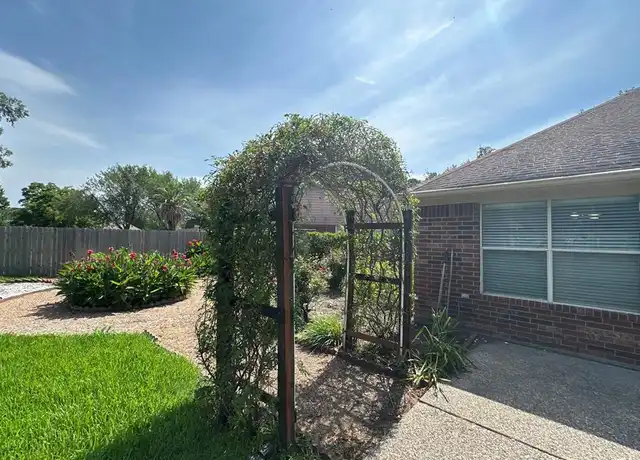 Property at 11411 Oak Lake Vista Ct, Sugar Land, TX, 77498, 4 beds, 2 baths, [object Object]