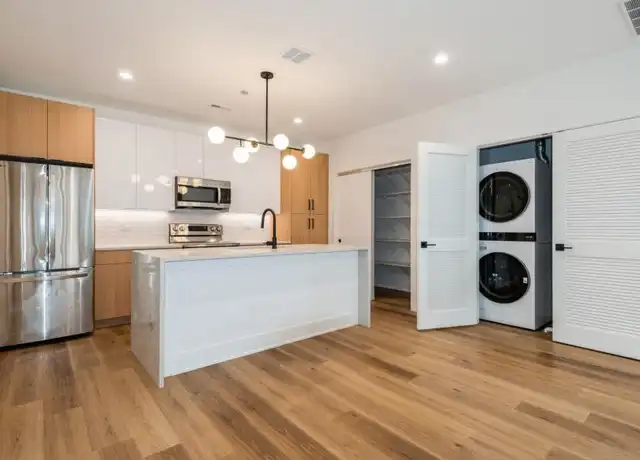 Property at 1434 W Fillmore St, Chicago, IL, 60607, 2 beds, 2 baths, [object Object]