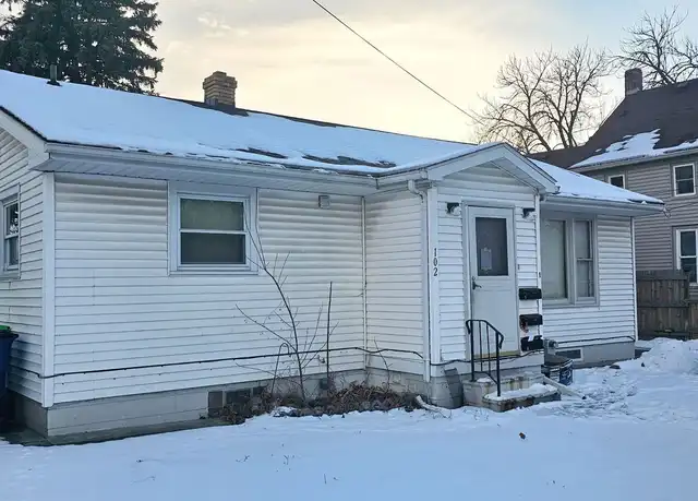 Property at 102 E North Union St Unit 1, Bay City, MI, 48706, 1 bed, 1 bath, [object Object]