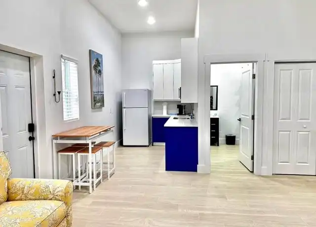 Property at 2881 Santa Barbara Blvd, Naples, FL, 34116, 2 beds, 1 bath, [object Object]