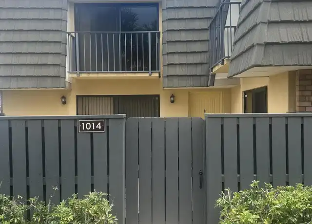 Property at 1014 10th Way, West Palm Beach, FL, 33407, 2 beds, 2.5 baths, [object Object]