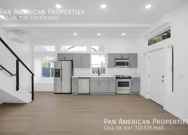 Property at 1738 9th St Unit D, Santa Monica, CA, 90404, 3 beds, 2.5 baths, [object Object]