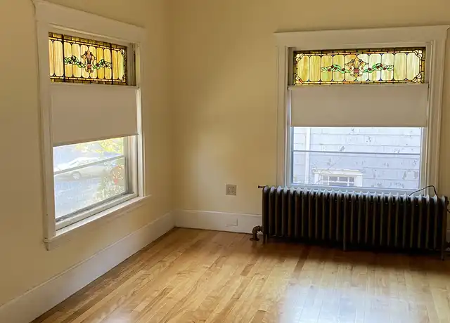 Property at 7 Grasmere Rd Unit 2, Portland, ME, 04101, 2 beds, 1 bath, [object Object]