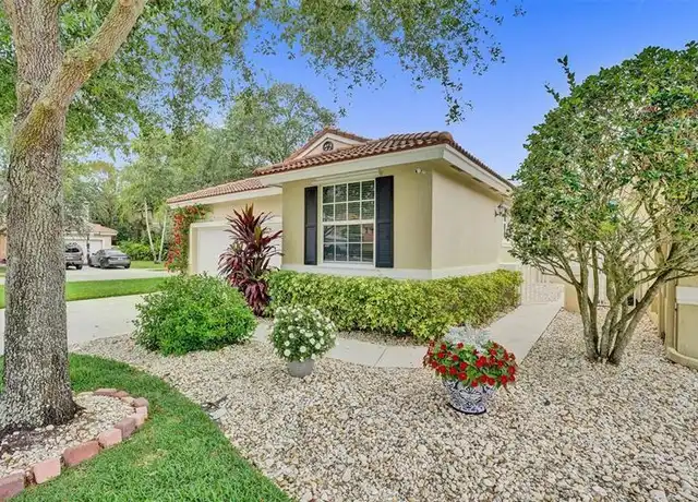 Property at 5012 SW 149th Ter, Davie, FL, 33331, 3 beds, 2 baths, [object Object]