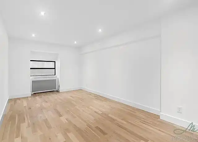 Property at 27 W 16th St Unit 2H, New York, NY, 10011, 0 beds, 1 bath, [object Object]