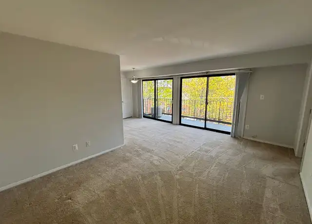 Property at 5109 10th Pl S Unit 9-302, Arlington, VA, 22204, 2 beds, 1 bath, [object Object]