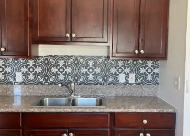 Property at 524 W 81st St Unit 524, Los Angeles, CA, 90044, 2 beds, 1 bath, [object Object]